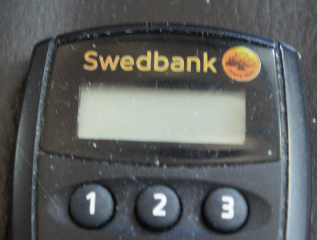 Swedbank- namnet på de flesta sparbanker numera.